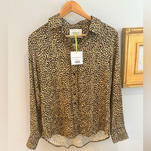 THE Shirt size small leopard print